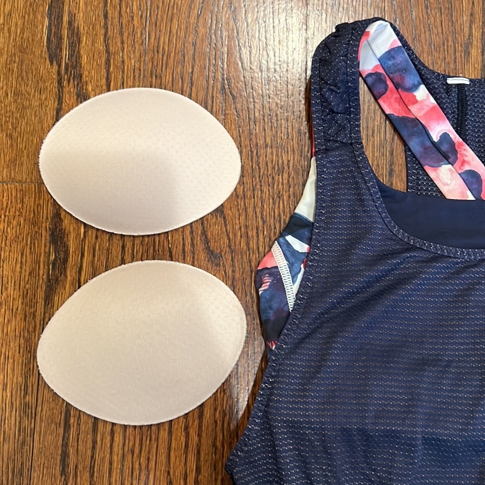 ๐ Lululemon Stash It Tank! - Picture 13 of 16